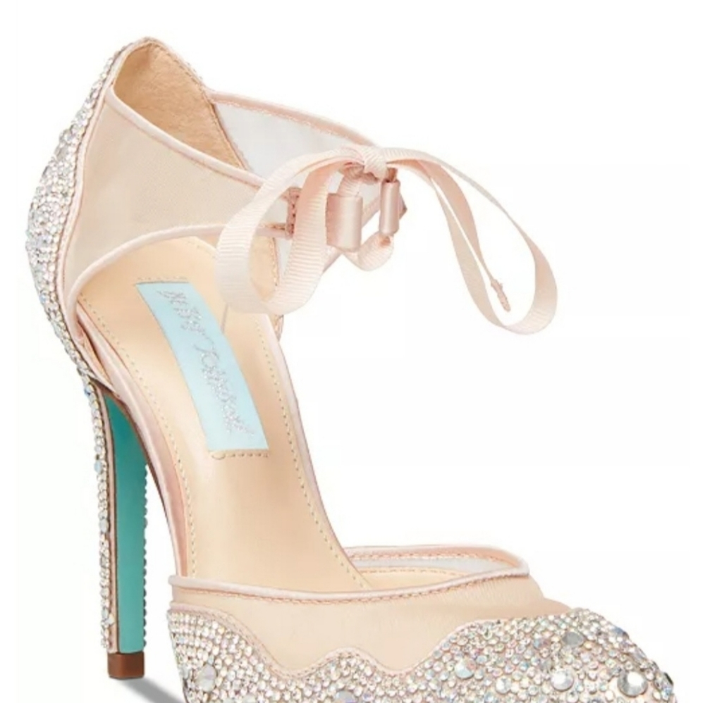 Betsy & Johnson Iris Pumps